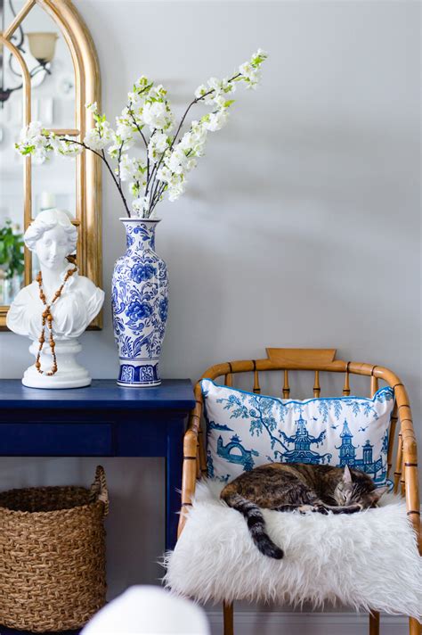 Here are 15 ways to infuse beautiful blue and indigo furniture, fabrics, accessories throughout your home. Decorating with Blue and White Porcelain - The Home I Create