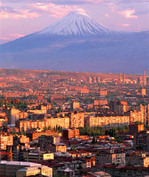This network platform is created to inform the reader about the yerevan city life, events and activities, also to illustrate cultural and historical events, news about the. Confruntări violente la Erevan