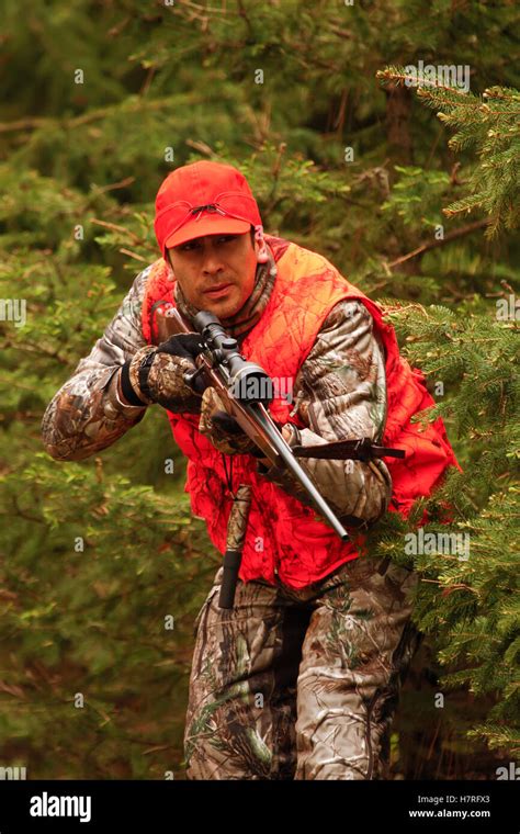 Deer Hunter Hi Res Stock Photography And Images Alamy