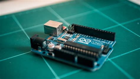 If you're anything like me, tinkering with electronics is something you'd really like to the most popular arduino circuit board is the uno model. Arduino Uno Pictures | Download Free Images on Unsplash