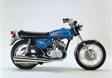 View breadvanner's 1974 kawasaki 750 mach iv on bikepics.com, the world's largest motorcycle sharing website. KAWASAKI 500 Mach III | oldtimer motorcycles, mopeds and ...