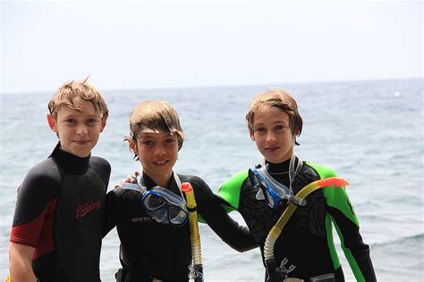 Kids Diving At Atmosphere Padi Bubblemaker And Seal Team