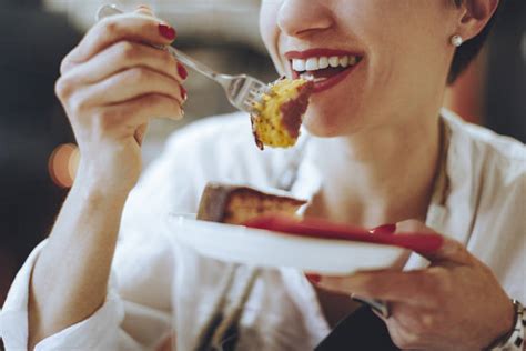 Fork Or Spoon Woman Sparks Debate Over Correct Cutlery To Use When Eating Cake Heart