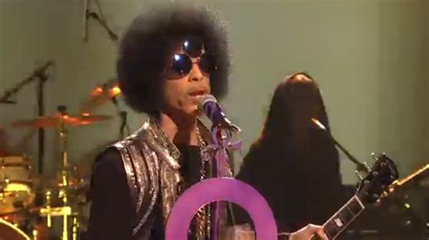 Prince steals the show with 8-minute 'Saturday Night Live' performance - TODAY.com