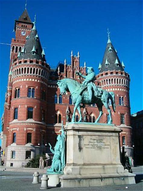 Helsingborg är en stad i skåne och centralort i helsingborgs kommun. Helsingborg | stad
