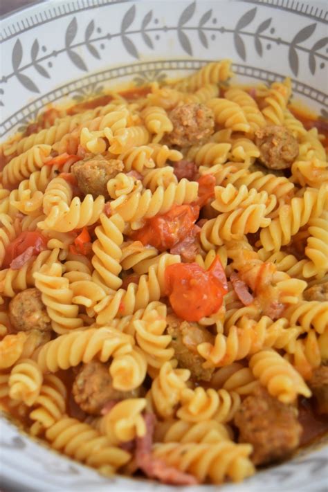 Pâtes aux saucisses et tomate