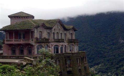 El Hotel Abandonado Del Salto En Colombia