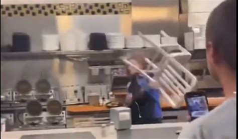 Well Caught Moment Texas Waffle House Worker Deftly Catches A Chair