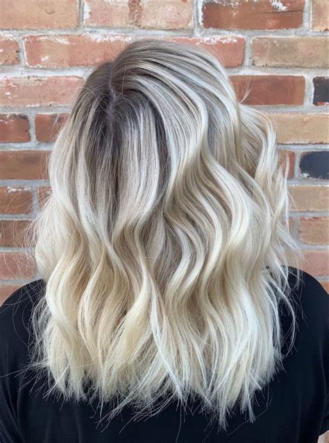 20 Natural Roots Blonde Hair Fashion Style