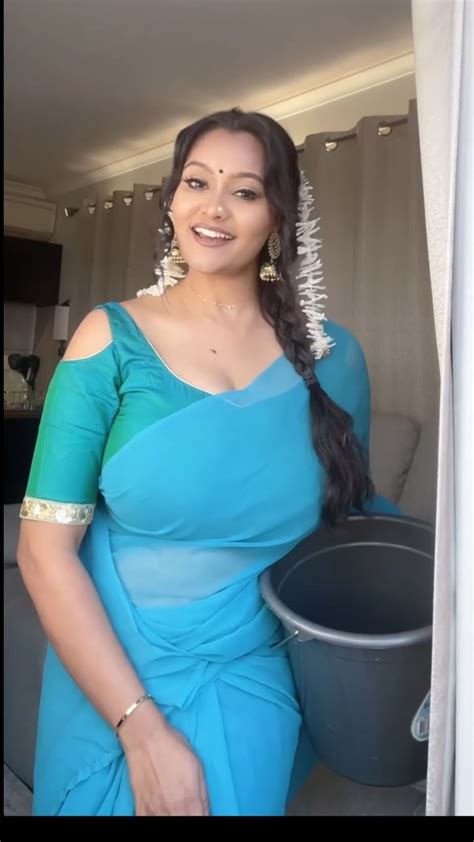 Busty Aunty Huge Boobs In Blue Saree