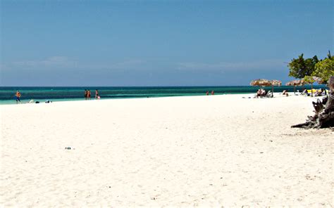 Playa Guardalavaca Cuba The Caribbean World Beach Guide
