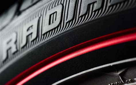Custom Built Radial Red Stripe Tire Vogue Tyre