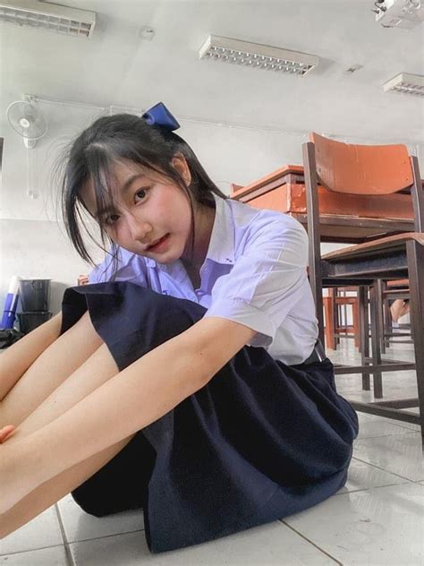 ปักพินในบอร์ด Thailand School Girl