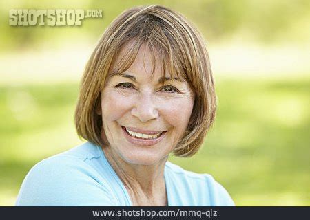 Frau Seniorin | Lizenzfreies Bild mmq-qlz | Shotshop Bildagentur