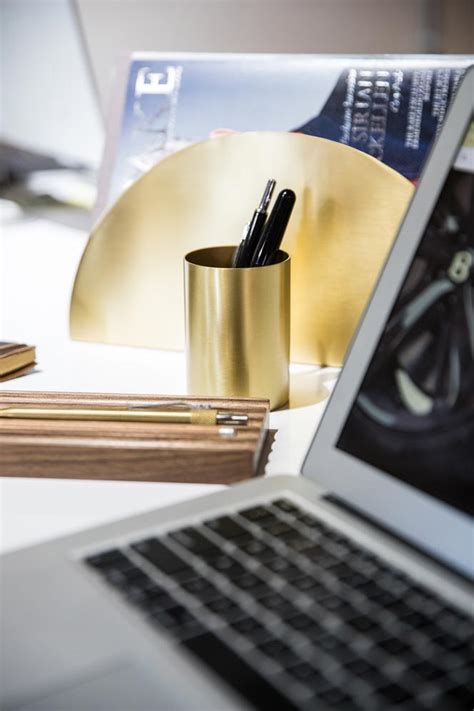 The perfect accessory for the modern day desk, our leather desk sets, blotters and pen pots are handcrafted with functionality and style in mind. Stylish Gift Ideas For Your Office Desk - He Spoke Style