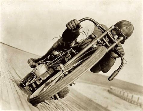 Moto Lovers: Old timer's heaven Pt.1