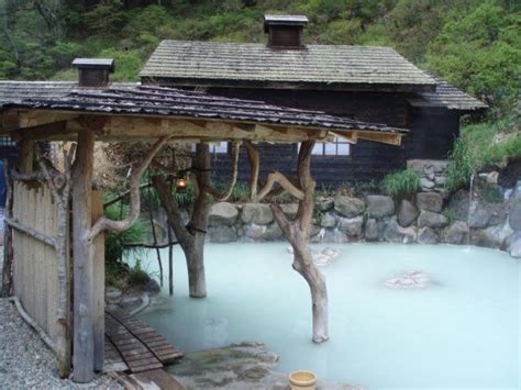 Tsurunoyu Onsen Mixed Bathing Rotenburo Senboku Akita Japan