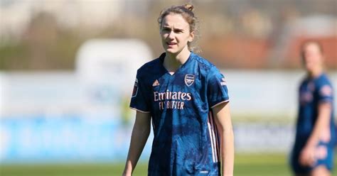De oranje leeuwinnen verzamelden zich vandaag op de knvb campus in zeist voor een open training. Oranje Leeuwin Miedema verkozen tot beste speelster ooit ...