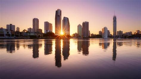 Flussaufwärts ging`s den brisbane river zu unserem liegeplatz. Der Bundesstaat Queensland: Die besten Sehenswürdigkeiten ...