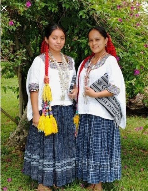 Traje Típico De Cobán Alta Verapaz Guatemalan Clothing Guatemala