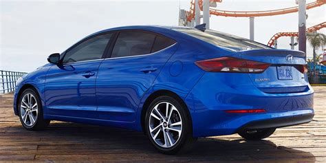 The 2022 hyundai elantra has shaken up the compact sedan class with bold styling, generous equipment and affordable pricing. Elantra tipo sedán 2018 de Hyundai llega con nuevas ...
