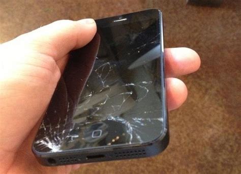 How To Replace Your Apple Iphone 5s Cracked Screen Smartphones Gadget Hacks