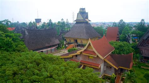 Taman Mini Indonesia Indah a Giacarta | Expedia