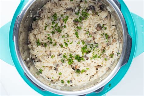 This instant pot parmesan risotto recipe is so easy and delicious, you won't believe it. Creamy Mushroom and Parmesan Instant Pot Risotto - My ...
