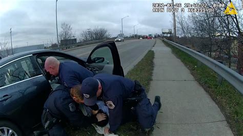 Grand Rapids Michigan Police Officer Punches Suspect During Traffic
