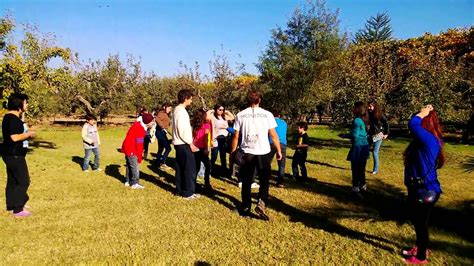 Más de 300 juegos infantiles se reúnen en una muestra en el real jardín botánico hasta el 31 de enero. Sesión Familiar: Juegos al aire libre - YouTube