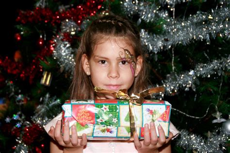 free images girl flower t holiday christmas tree holidays event 3888x2592 836312