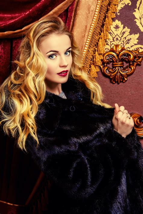 fashion beautiful blonde woman wearing mink fur coat hd picture 05 free