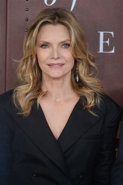 Michelle Pfeiffer At The Wizard Of Lies Screening In New York 0511