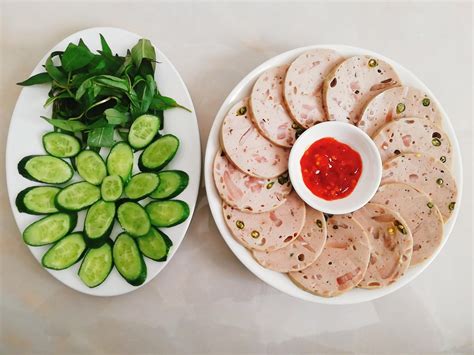 Người miền Nam có 2 loại giò chả với hương vị độc đáo ấn tượng