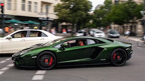 Lamborghini Aventador S Looks Beautiful In Verde Ermes Rspotted