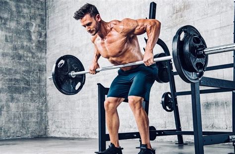 Tip Overhand Vs Underhand Barbell Rows The Fitness Maverick