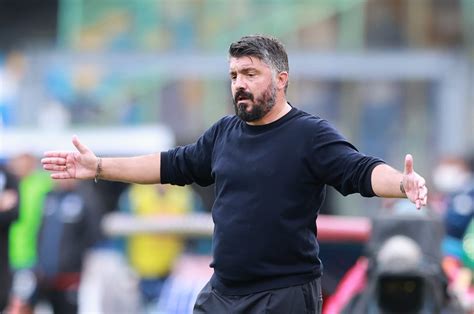 Check out this biography to know about his childhood, family life, achievements and fun facts about him. Mertens en Gattuso op hun hoede voor AZ: 'Een sterk team ...