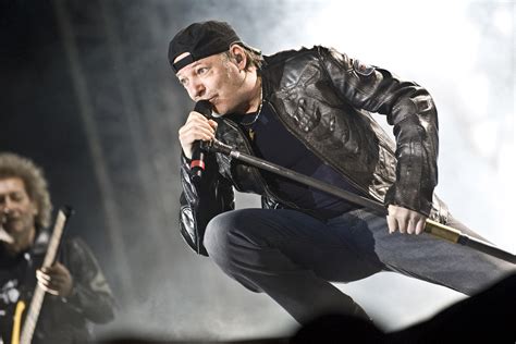 Vasco rossi (né le à zocca) est un chanteur de pop rock italien. Vasco Rossi a Torino: in 80mila per il Blasco allo Stadio ...