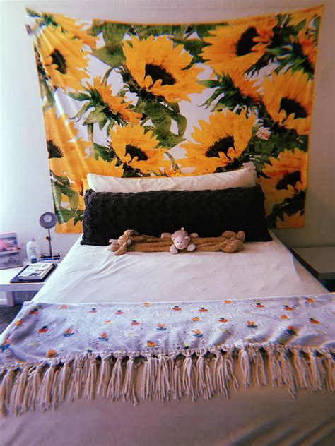 10 Sunflower Decor For Bedroom