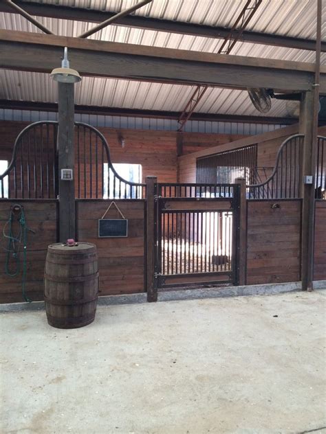 Doesn't matter how many horses you have or where your farm is located. Horse Barn Ideas Stables 27 - Meowlogy