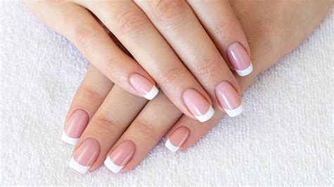 The Classic French Manicure Has A Multi Dimensional New Remix