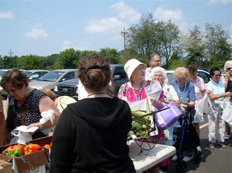 A Mobile Farmers Market For Senior And Wic Farmers Market Nutrition