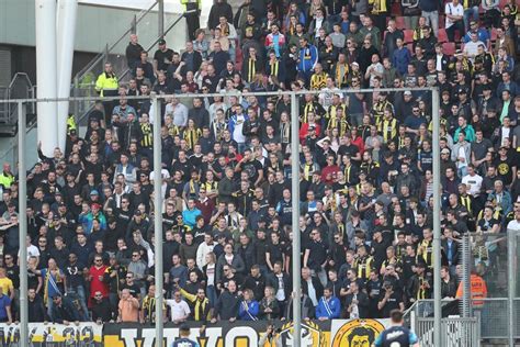 You can compare both teams here: Vitesse en FC Utrecht houden elkaar in evenwicht ...