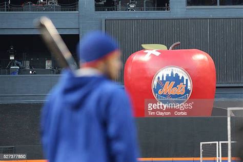 New York Mets Home Run Apple Photos And Premium High Res Pictures