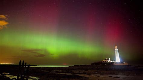 14 Awe Inspiring Photos Of The Northern Lights In The Uk