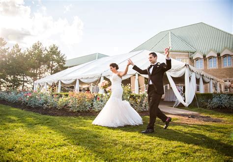 We provide a variety of gorgeous indoor and outdoor venues to host your special day. A Pretty Vineyard Wedding In Niagara-on-the-Lake | Lake ...