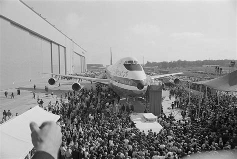 The History Of The Boeing 747 In Photos Reportwire