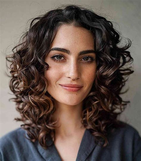 the curly girl method what you should know before trying it cortes de cabello medio rizado