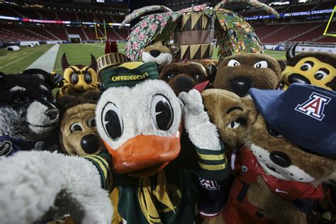 2014 Pac 12 Football Championship Game Gallery Mascot And Celebrity Fun