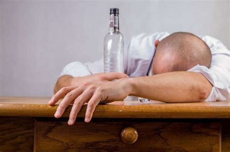 4 Stages Of Alcoholism You Need To Know Yourliverlife